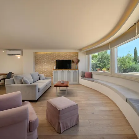 Aeras Luxury